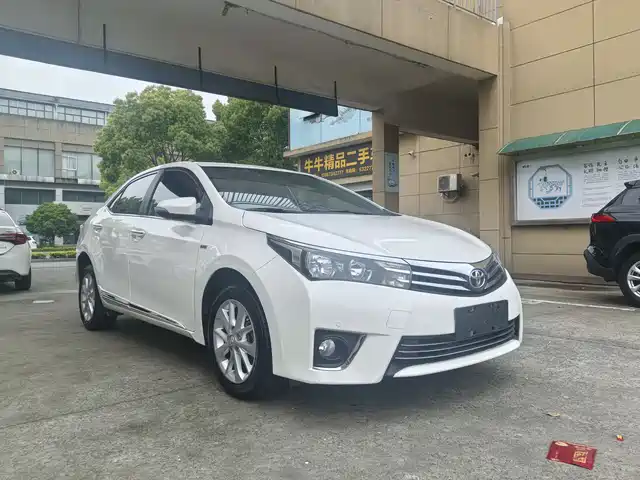 Toyota Corolla Corolla 2014 1.6l Cvt Gl-I Leather Version — фото