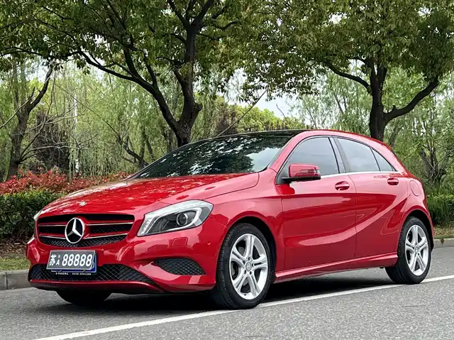 Mercedes-Benz Mercedes-Benz A-Class (Imported) Mercedes-Benz A-Class Import 2015 A 180