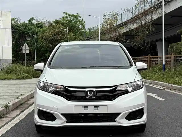Honda Fit Fit 2018 1.5l Cvt Comfort Edition — фото