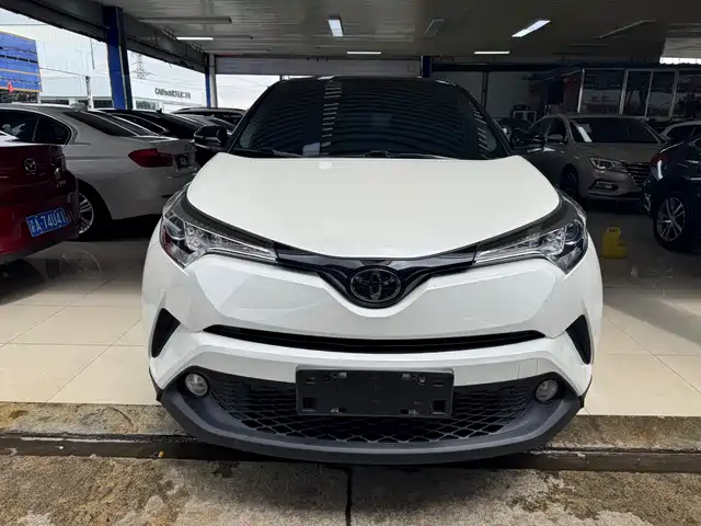 Toyota Toyota C-Hr Toyota C-Hr 2020 2.0l Leading Edition — фото