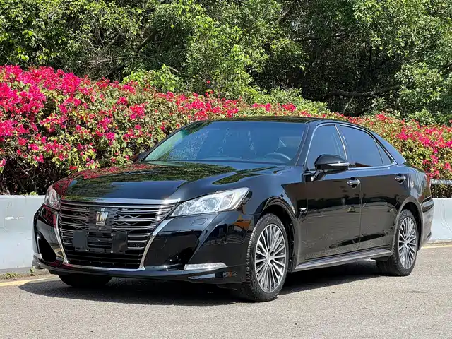 Toyota Crown Crown 2018 2.0t Sports Edition — фото