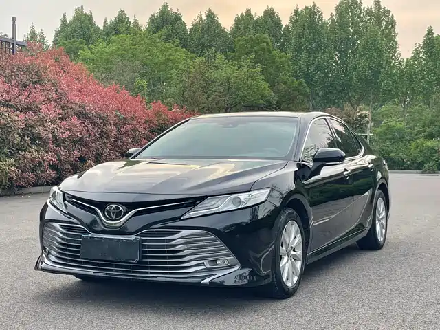 Toyota Camry Camry 2019 Facelift 2.0g Deluxe Edition — фото