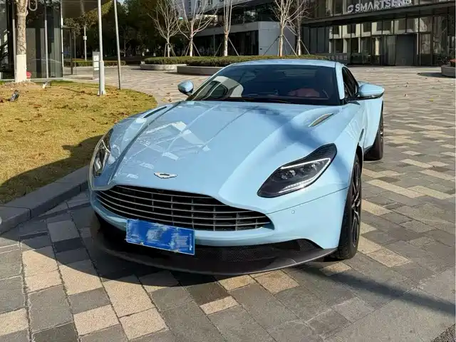 Aston Martin Aston Martin Db11 Aston Martin Db11 2019 4.0t V8 Coupe — фото