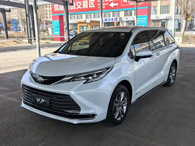 Toyota Sienna Sienna 2024 2.5l Hybrid Four-Wheel Drive Premium Version — фото