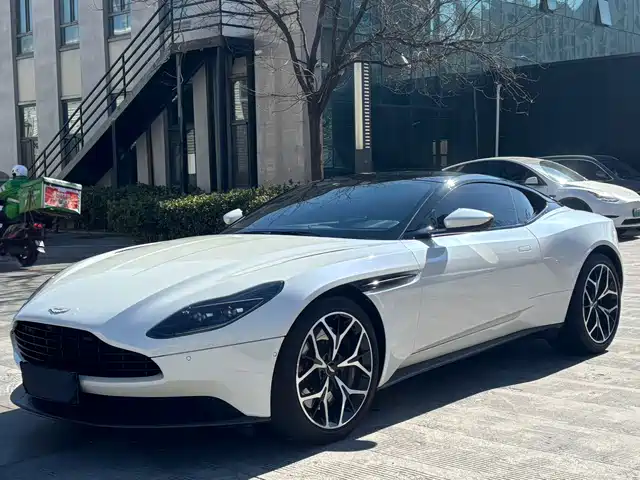 Aston Martin Aston Martin Db11 Aston Martin Db11 2019 4.0t V8 Coupe