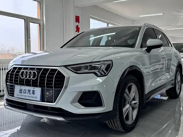 Audi Audi Q3 Audi Q3 2022 35 Tfsi Fashionable And Elegant — фото