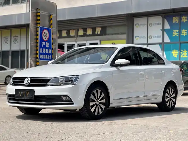 Volkswagen Sagitar Sagitar 2017 230tsi Automatic Comfort Model — фото
