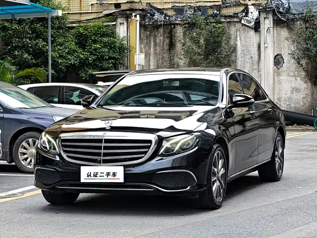 Mercedes-Benz Mercedes-Benz E-Class Mercedes-Benz E-Class 2019 Facelift E 300 L Fashionable Model — фото