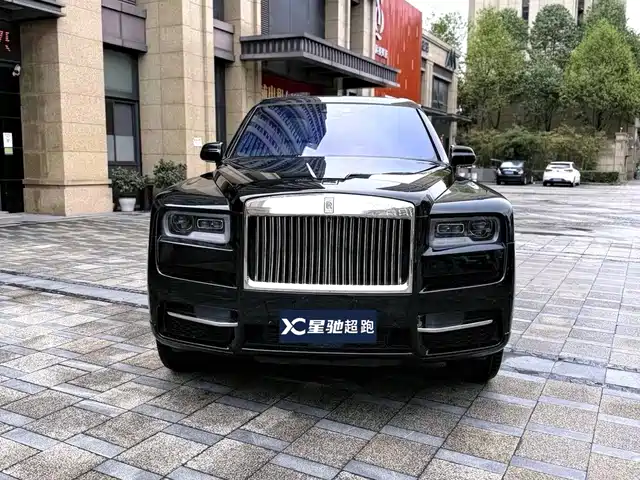 Rolls Royce Cullinan Cullinan 2018 Four-Seat Version