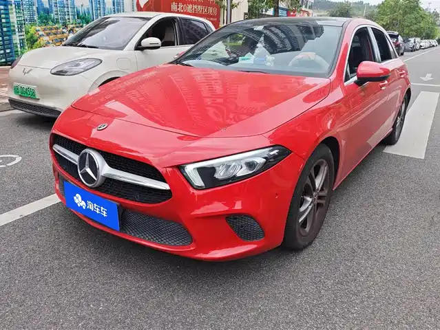 Mercedes-Benz Mercedes-Benz A-Class (Imported) Mercedes-Benz A-Class (Imported) 2019 A 200 Fashion Model