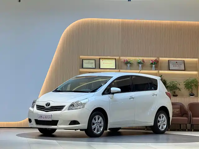 Toyota Yizhi Yizhi 2014 Xingyao 180e Cvt Elite Edition — фото