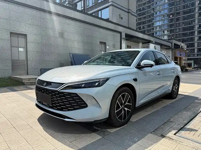 Byd Qin L Qin L 2025 Dm-I Smart Driving Edition 120km Transcendent Type — фото