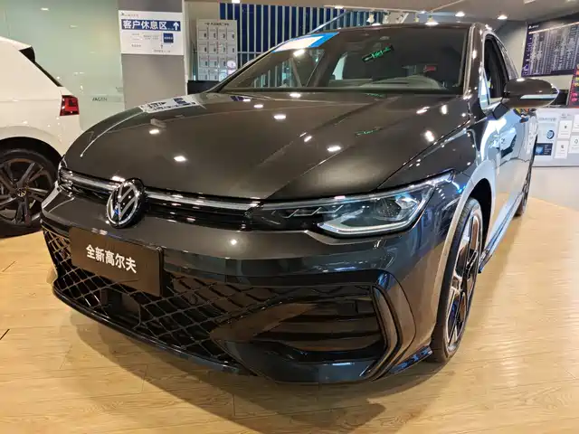 Volkswagen Golf Golf 2025 300tsi R-Line — фото