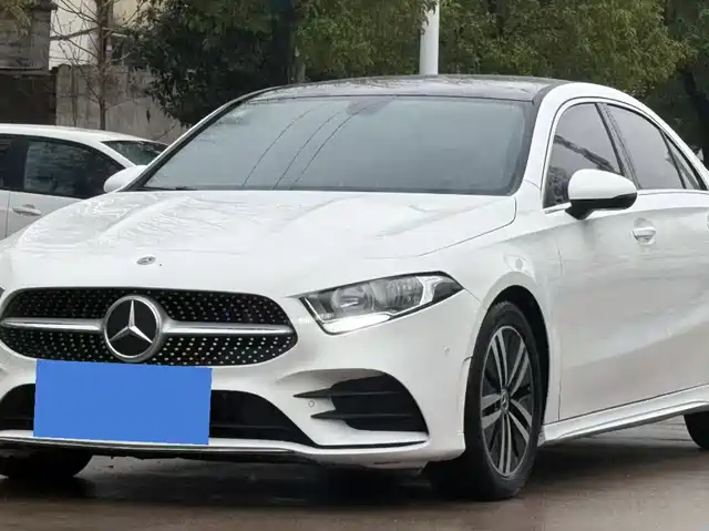 Mercedes-Benz Mercedes Benz A Class Mercedes-Benz A-Class 2019 A 180 L Sports Sedan — фото