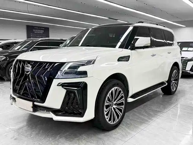 Nissan Patrol Patrol 2018 4.0l Linkedin Model — фото