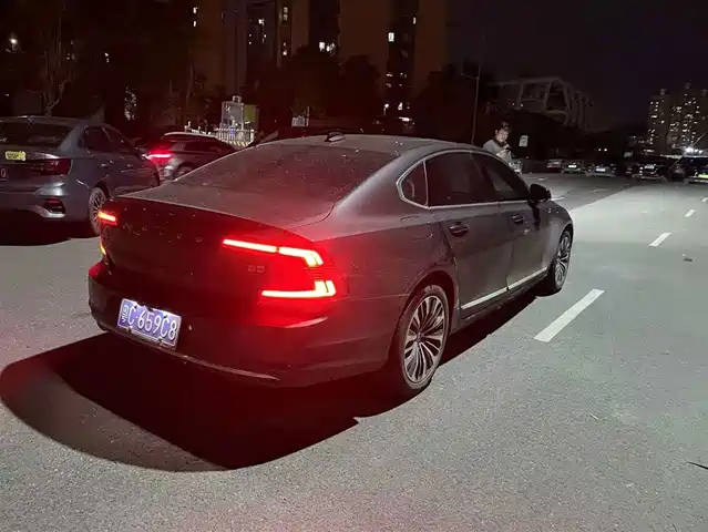 Volvo Volvo S90 Volvo S90 2025 B5 Zhiyi Luxury Edition