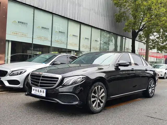 Mercedes-Benz Mercedes-Benz E-Class Mercedes-Benz E-Class 2019 E 300 L Luxury Model — фото
