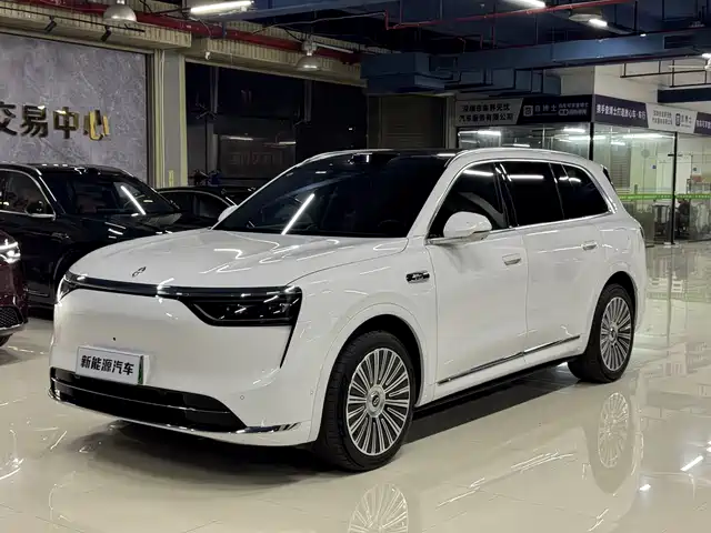 Aito Asks The World Wenjie M8 Wenjie M8 2025 Extended Range Ultra Version 53.4kwh 6-Seater Version — фото