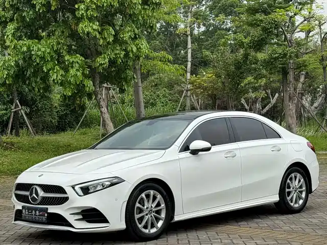 Mercedes-Benz Mercedes Benz A Class Mercedes-Benz A-Class 2020 A 200 L Sports Sedan — фото