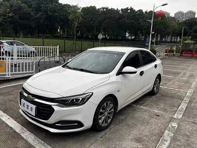 Chevrolet Cruze Cruze 2021 320 Automatic Sunroof Edition — фото