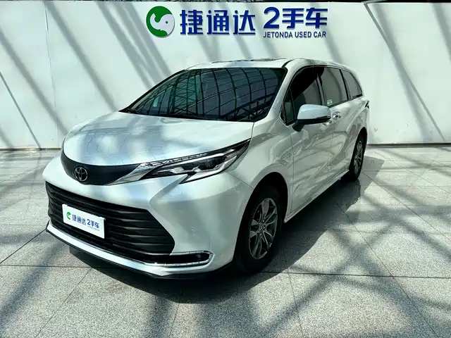 Toyota Sienna Sienna 2024 2.5l Hybrid Comfort Edition — фото