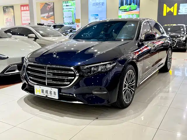 Mercedes-Benz Mercedes-Benz E-Class Mercedes-Benz E-Class 2024 E 300 L Fashion Model — фото