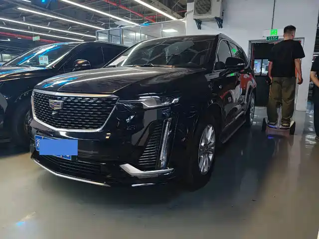 Cadillac Cadillac Xt6 Cadillac Xt6 2021 28t Seven-Seater Stylish Model — фото