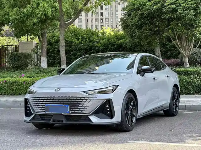 Chang'An Changan Uni-V Changan Uni-V 2023 1.5t Exclusive Model — фото