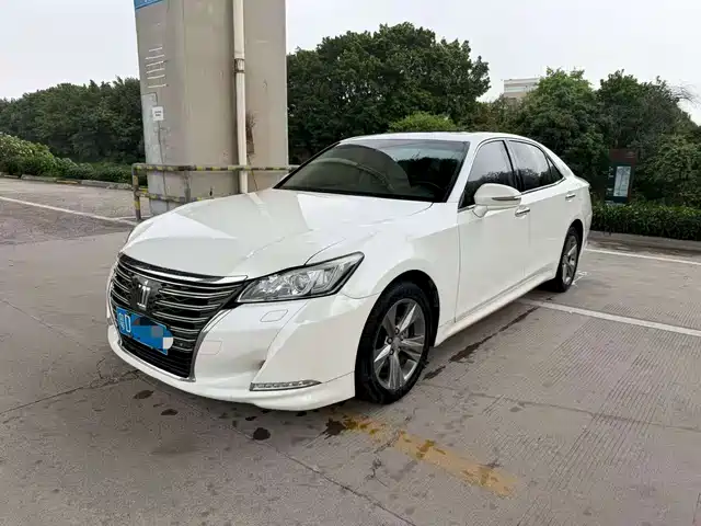 Toyota Crown Crown 2015 2.0t Fashion Edition — фото