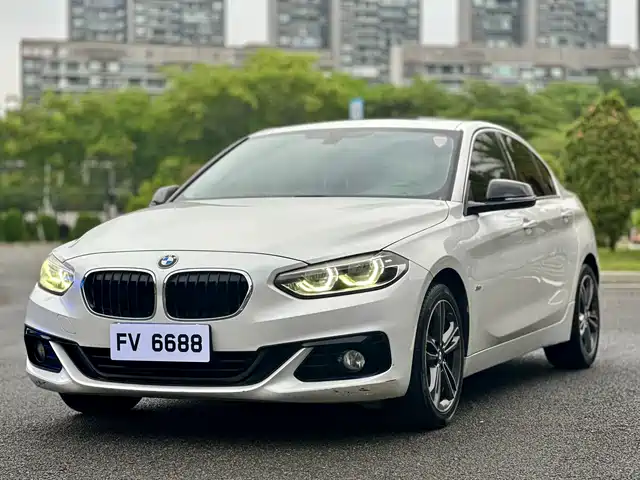 Bmw Bmw 1 Series Bmw 1 Series 2017 118i Sports — фото