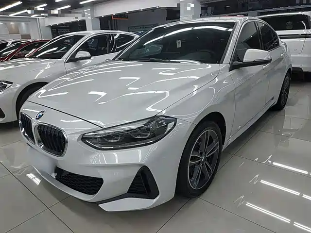 Bmw Bmw 1 Series Bmw 1 Series 2022 120i M Sports Edition — фото