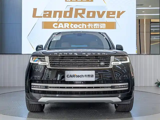 Land Rover Range Rover Range Rover 2025 3.0 L6 400ps Extended Edition — фото