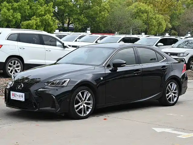 Lexus Lexus Is Lexus Is 2017 300 F Sport Edition — фото