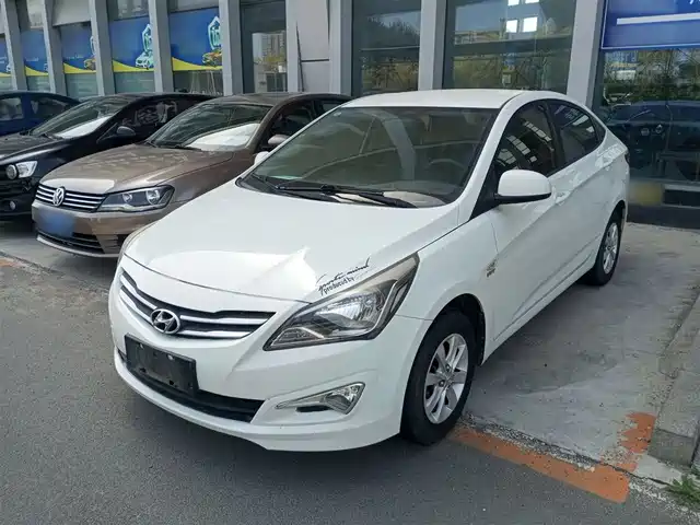 Hyundai Reina Reina 2014 1.4l Manual Smart Gls