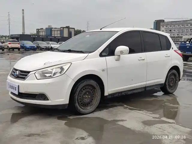 Qichen Venucia R50 Venucia R50 2013 1.6l Manual Fashion Version