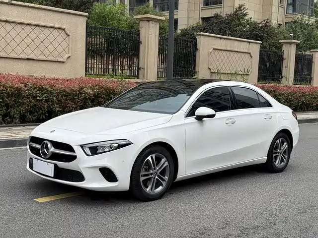 Mercedes-Benz Mercedes Benz A Class Mercedes-Benz A-Class 2020 Facelift A 200 L Sports Sedan Dynamic Type