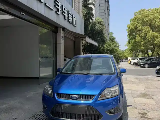 Ford Fox Focus 2013 Hatchback Classic 1.8l Manual Basic Model