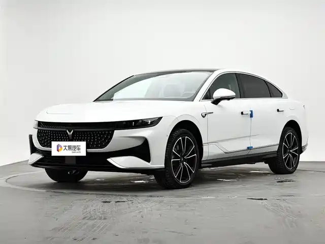 Lantu Automobile Lantu Chasing Light Lantu Chasing Light 2024 Phev Four-Wheel Drive Ultra-Long Range Flagship Version — фото