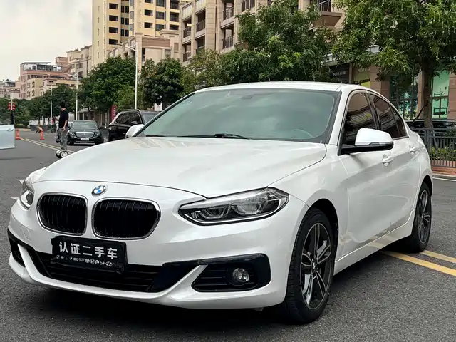 Bmw Bmw 1 Series Bmw 1 Series 2019 118i Fashion Model