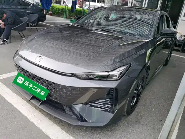 Chang'An Changan Uni-V Changan Uni-V 2024 1.5t Premium Model — фото