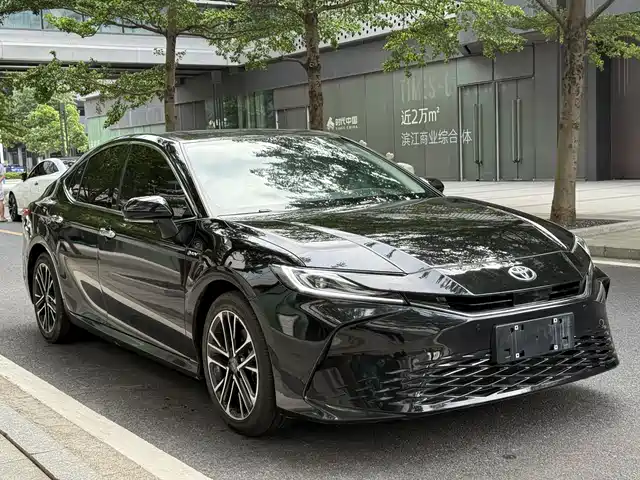 Toyota Camry Camry 2024 Shuangqing 2.0hg Premium Edition — фото