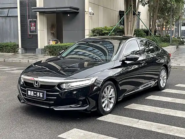 Honda Accord Accord 2022 260turbo Deluxe Edition — фото