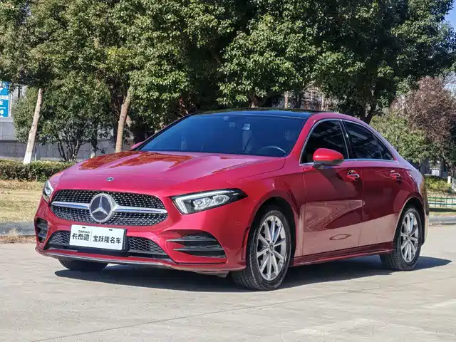 Mercedes-Benz Mercedes Benz A Class Mercedes-Benz A-Class 2020 Facelift A 200 L Sports Sedan Fashionable — фото