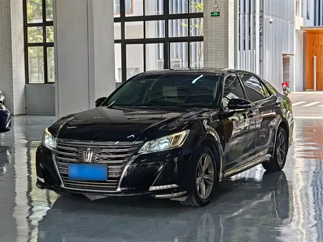Toyota Crown Crown 2015 2.0t Fashion Edition — фото
