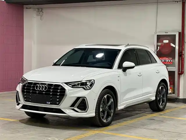Audi Audi Q3 Audi Q3 2022 35 Tfsi Fashionable And Dynamic — фото