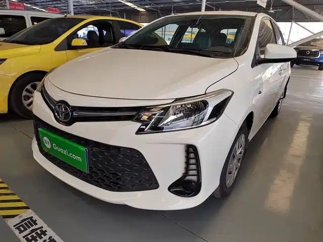 Toyota Vios Fs Vios Fs 2021 1.5l Cvt Fenchi Edition — фото