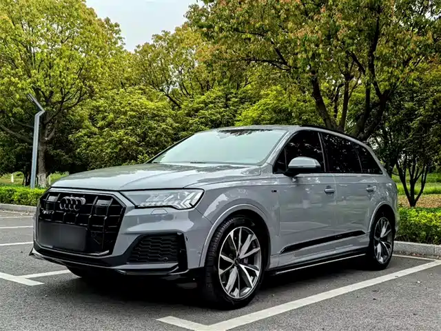 Audi Audi Q7 Audi Q7 2021 55 Tfsi Quattro S Line Sports Version — фото
