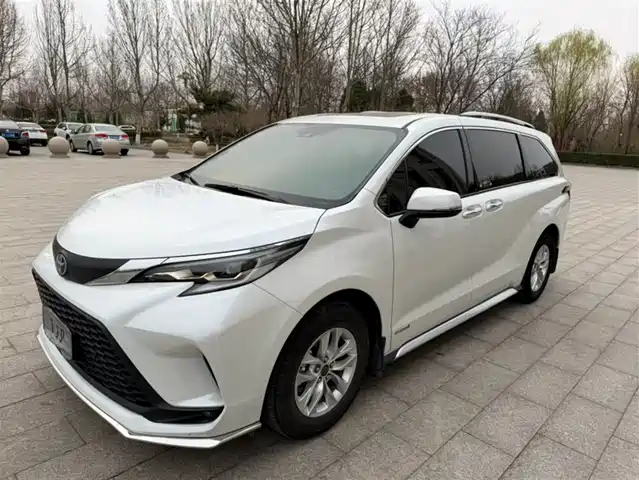 Toyota Gravia Grevia 2023 2.5l Hybrid Comfort Edition — фото