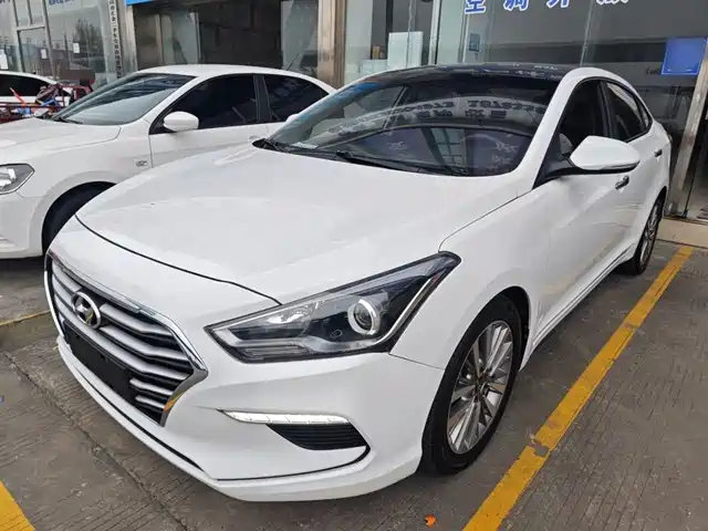 Hyundai Famous Pictures Famous Pictures 2017 1.8l Automatic Premium Dlx National V — фото