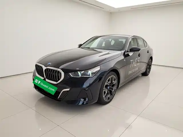 Bmw Bmw 5 Series Bmw 5 Series 2025 530li Exclusive M Sports Package — фото